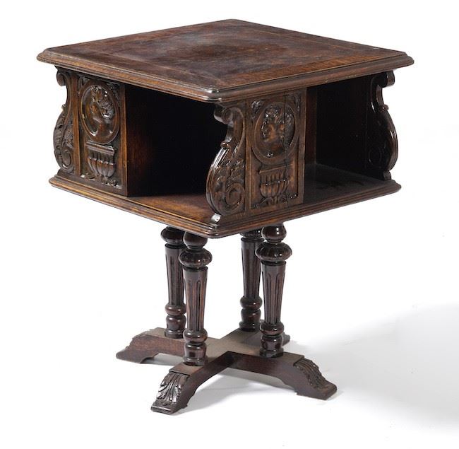 Tavolino in legno intagliato. XX secolo  - Auction Antique - Cambi Casa d'Aste