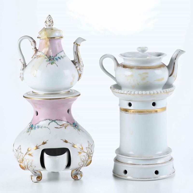 Due veilleuse diverse in porcellana  - Auction Antique April | Cambi Time - Cambi Casa d'Aste