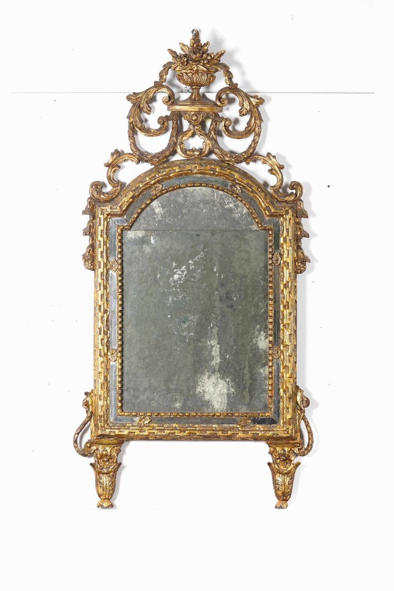 Specchiera in legno intagliato e dorato. XVIII-XIX secolo  - Asta Antiquariato Aprile | Cambi Time - Cambi Casa d'Aste