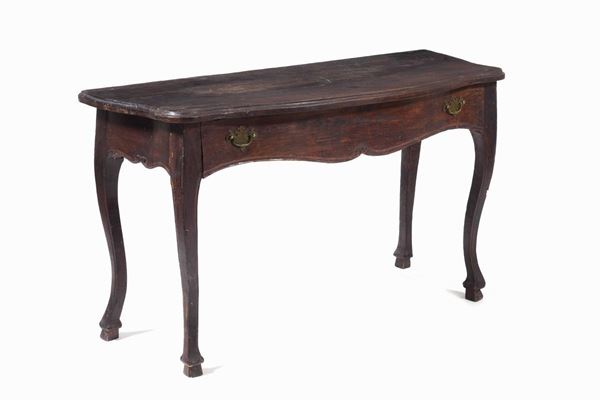 Tavolo consolle in noce. XVIII secolo
