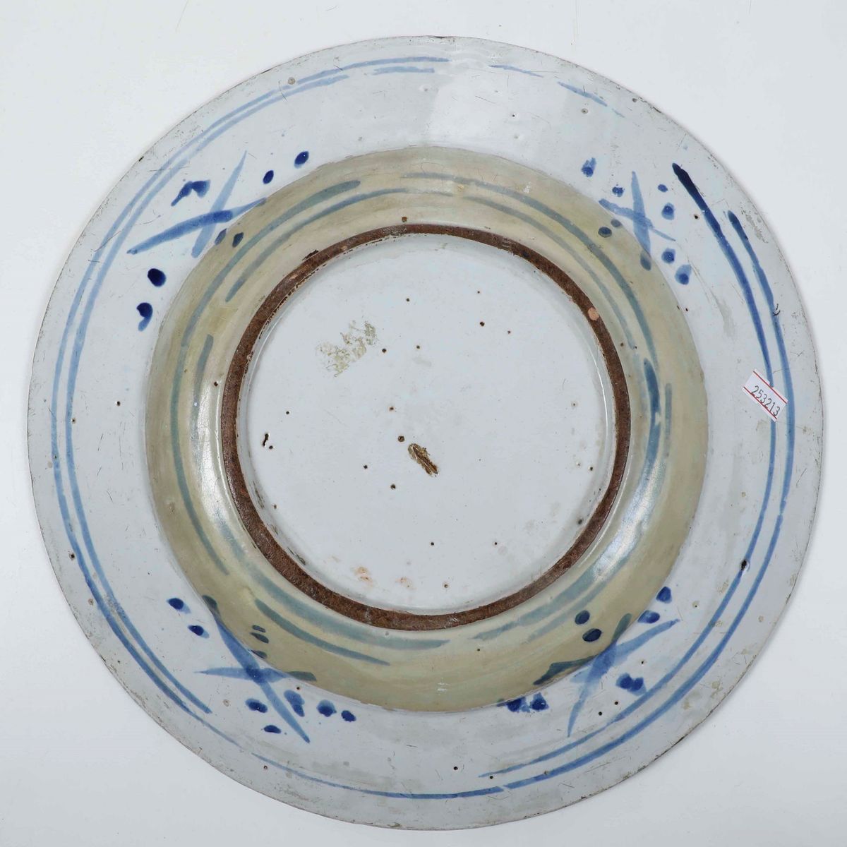 Tre Piatti.liguria, XVII-XVIII Secolo e un Piatto Francia, Nevers, Seconda Metà del XVII Secolo.