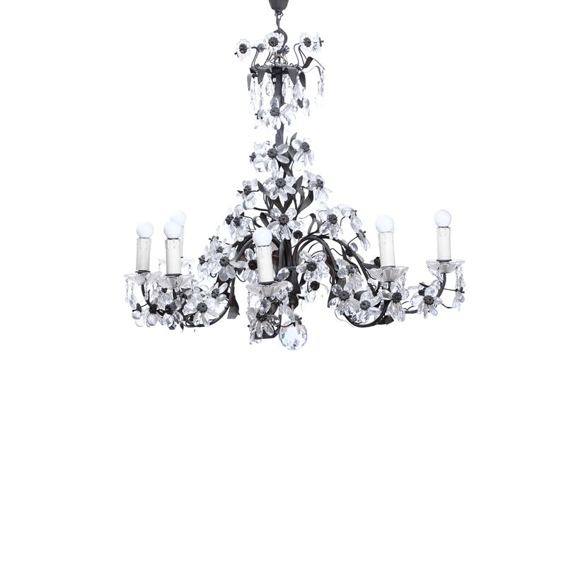 Lampadario a otto luci in metallo e cristalli  - Asta Antiquariato - Cambi Casa d'Aste