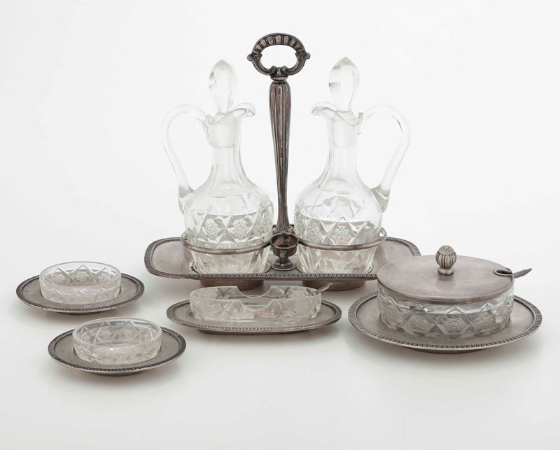 Set da tavola in argento composto da acetoliera, formaggiera e porta sale.  Varie manifatture italiane del XX secolo - Auction Silvers