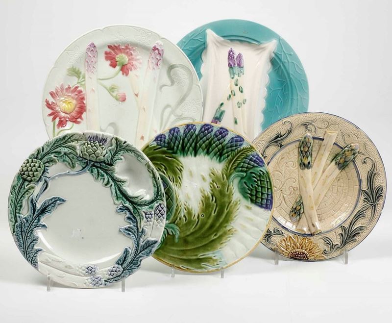 Cinque piatti per asparagi Francia e Germania, inizio del XX secolo  - Auction Ceramics and Glass | Timed Auction - Cambi Casa d'Aste