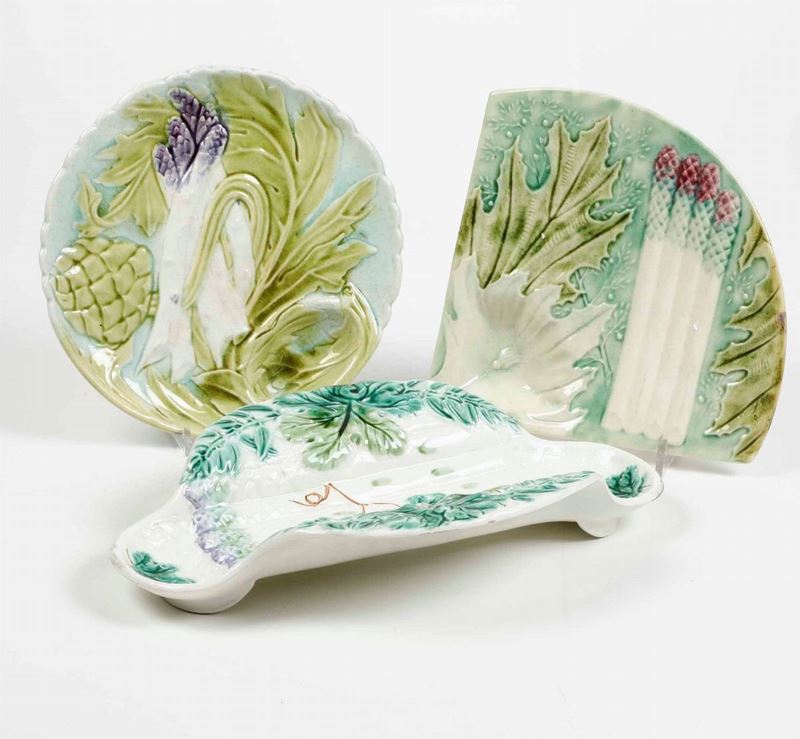 Un présentoir e due piatti per asparagi Francia, fine XIX - inizio XX secolo  - Auction Ceramics and Glass | Timed Auction - Cambi Casa d'Aste
