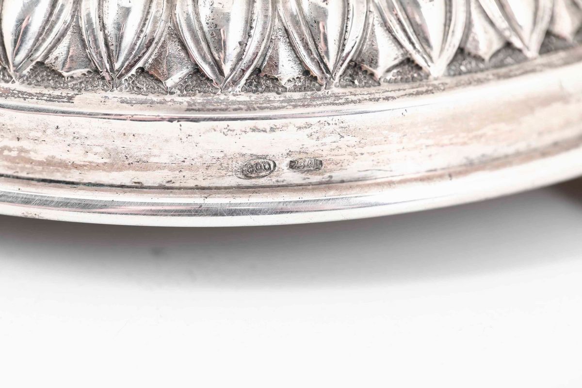 Coppia di Candelabri. Argento Fuso, Sagomato e Cesellato. Argenteria Artistica Italiana del XX Se...