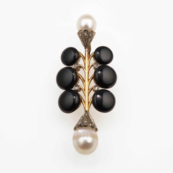 Pearl, onix, diamond and gold brooch