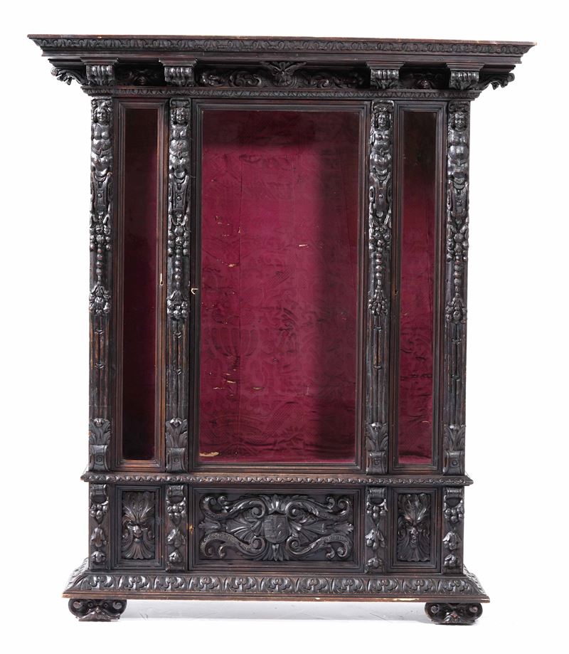 Mobile vetrina di gusto rinascimentale in legno intagliato  - Auction Antique January - Cambi Casa d'Aste