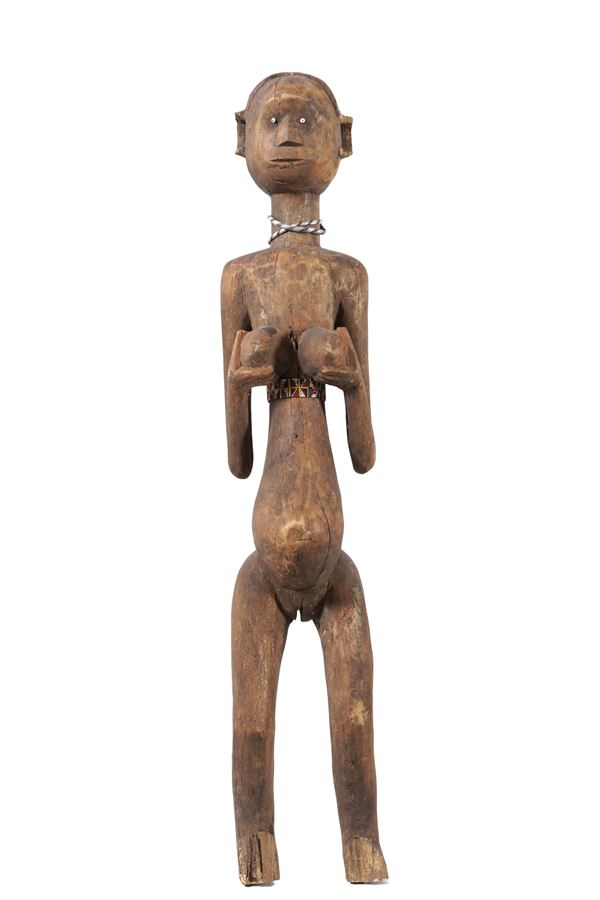 Scultura africana femminile, simbolo della fertilità