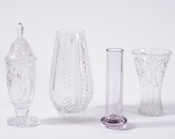 Lotto di 4 vasi in cristallo molato