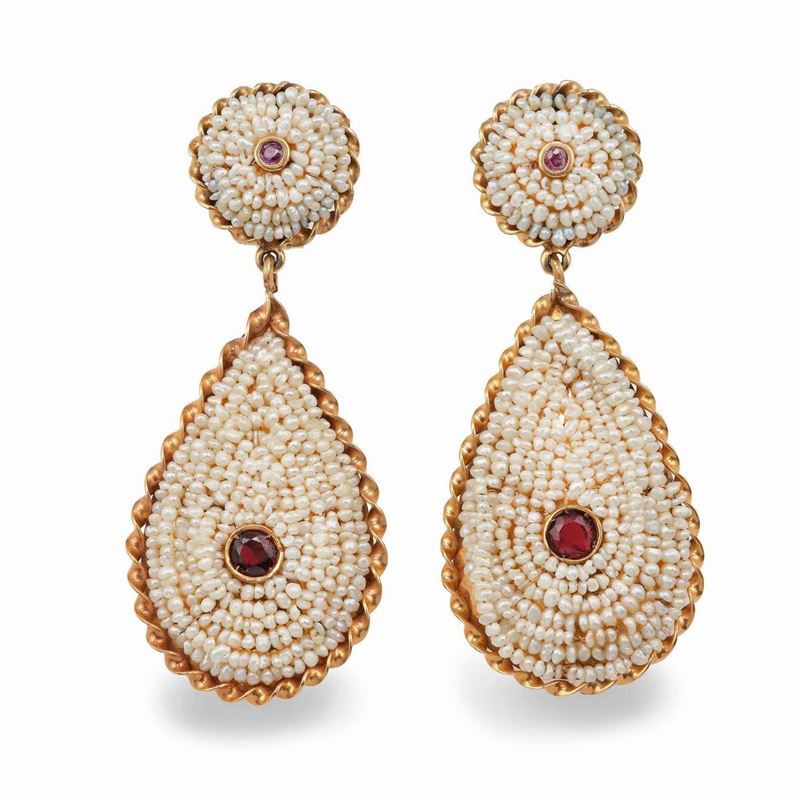 Pair of seed pearl and low karat gold earrings  - Auction Jewels - Cambi Casa d'Aste