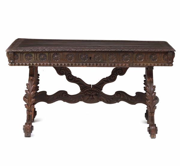 Tavolo in legno intagliato, fine XIX secolo