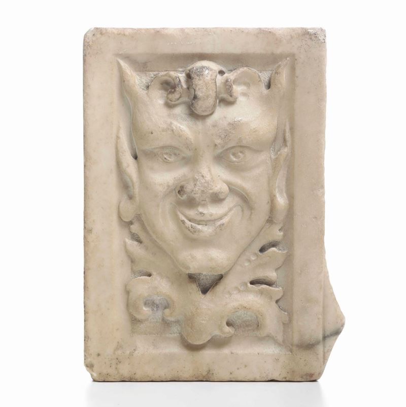 Mascherone con figura di satiro in marmo. XVIII-XIX secolo  - Auction Sculptures - Cambi Casa d'Aste