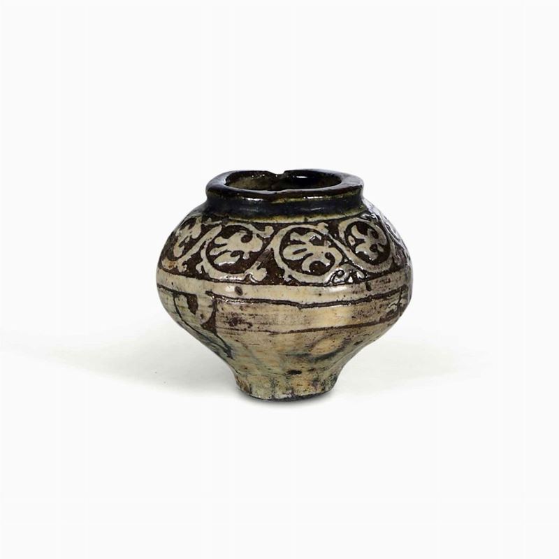 Piccolo vaso porta inchiostro Persia (Iran), XII-XIII secolo   - Asta Maioliche e Porcellane - Cambi Casa d'Aste