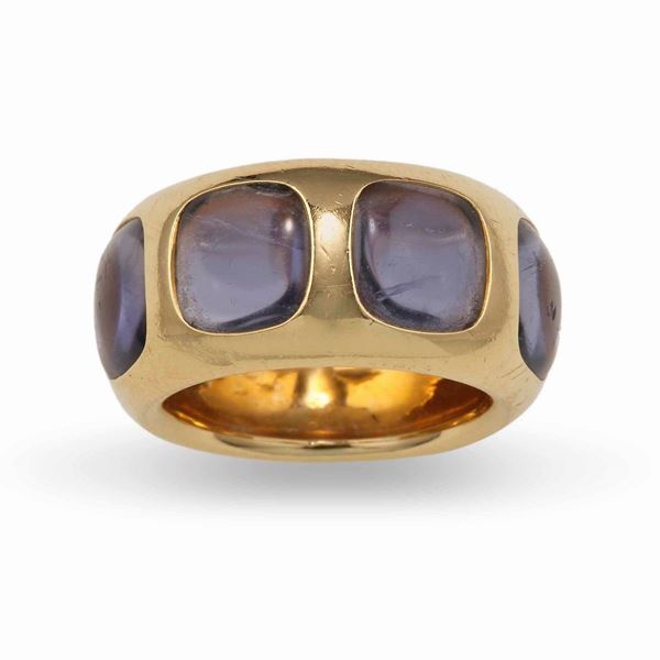 Iolite and gold ring. Signed Pomellato