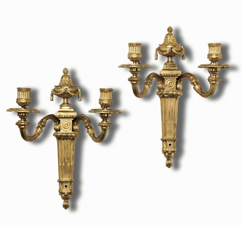 Coppia di appliques in bronzo cesellato e dorato. Francia 1780 ca.  - Auction Italian Mansions - Cambi Casa d'Aste
