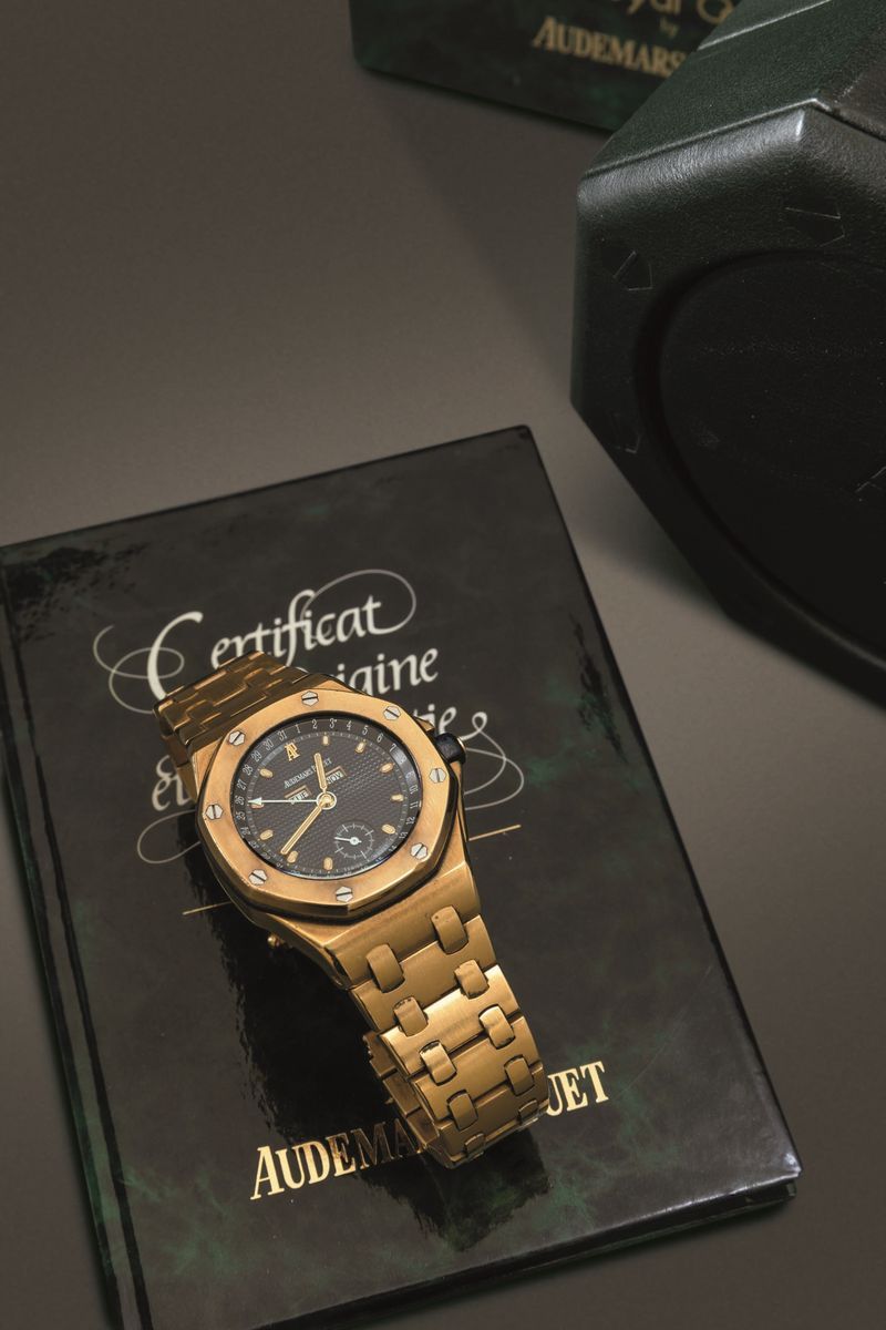 Audemars Piguet - Royal Oak Offshore Oro Giallo 18k con Triplo Calendario, Movimento Automatico c...