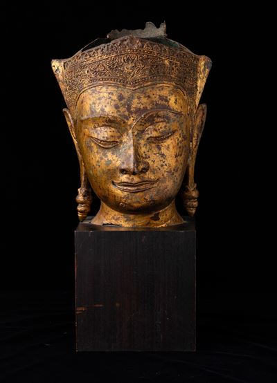 Thailandese, Testa di Buddha in bronzo con tracce di doratura, XIX secolo