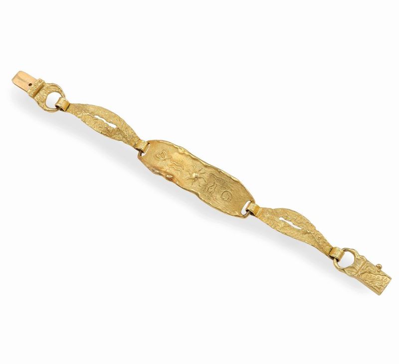 Carved gold bracelet. Signed Sforza  - Auction Jewels | Cambi Time - Cambi Casa d'Aste