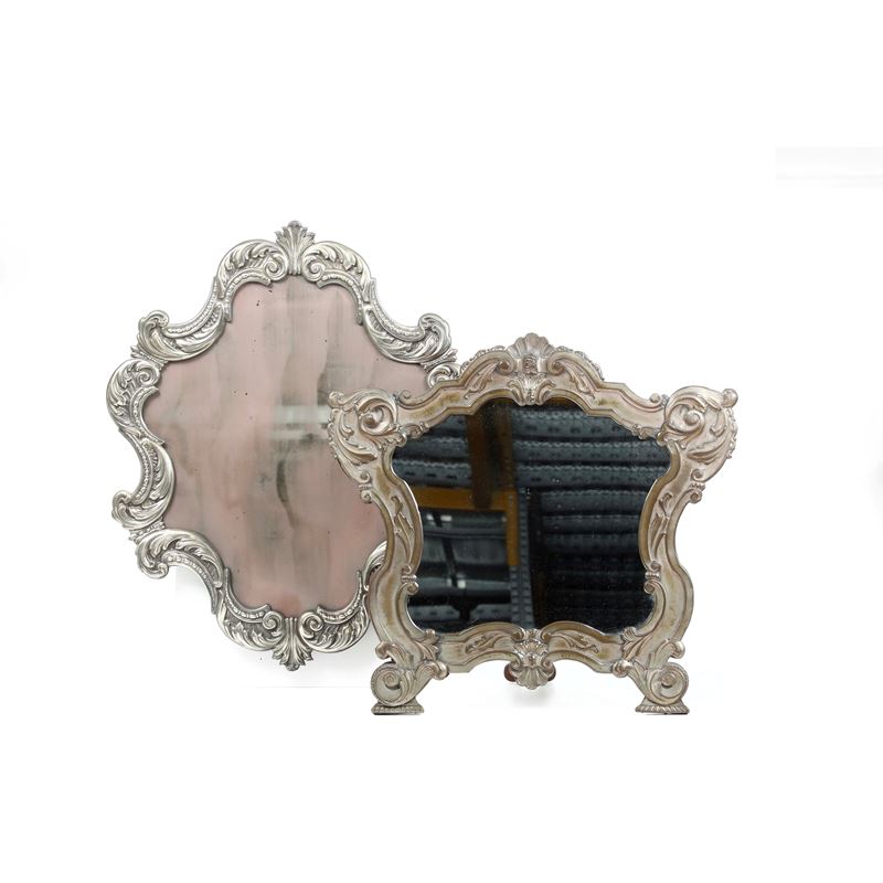 Due cartaglorie in metallo sbalzato  - Auction Antiques - Cambi Casa d'Aste