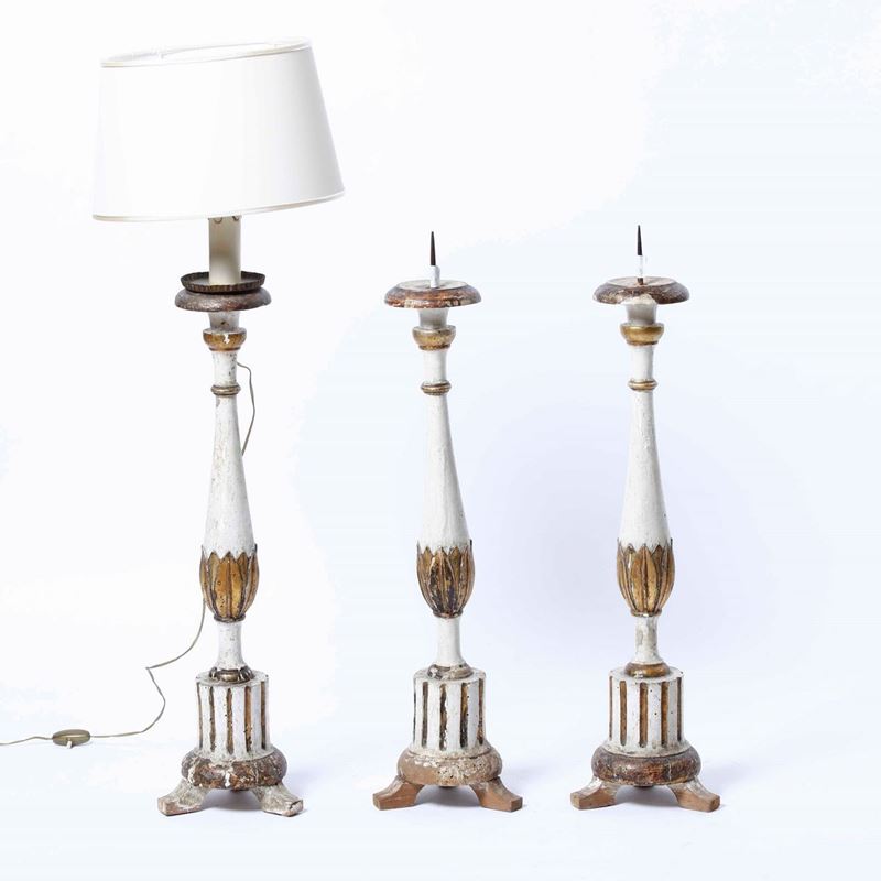 Tre candelieri in legno laccato. XVIII secolo  - Auction Antique October | Cambi Time - Cambi Casa d'Aste