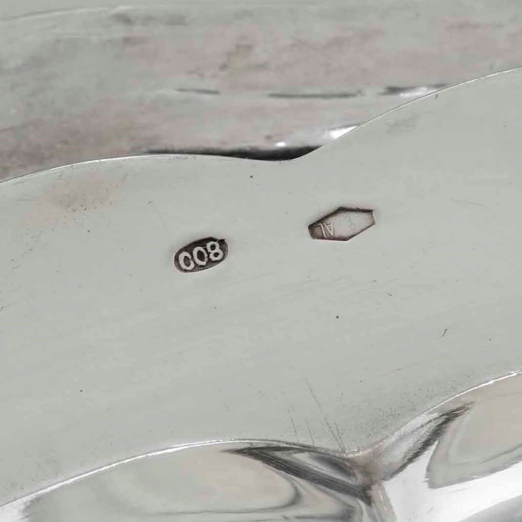 Lotto di Cinque Grandi Piatti Diversi in Argento. Argenteria Italiana del XX-XXI Secolo