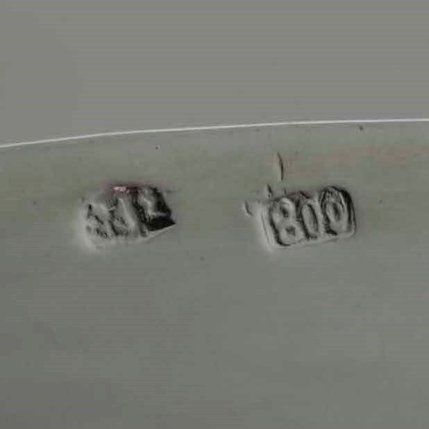 Sei Sottopiatti in Argento. Argenteria Italiana del XX Secolo. Argentiere Luigi Calegaro, Padova