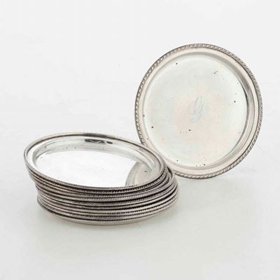 Dodici Sottobicchieri in Argento. Argenteria Italiana del XX Secolo. Argentiere Ferdinando Franch...