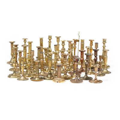 Lotto di 44 Candelieri in Ottone