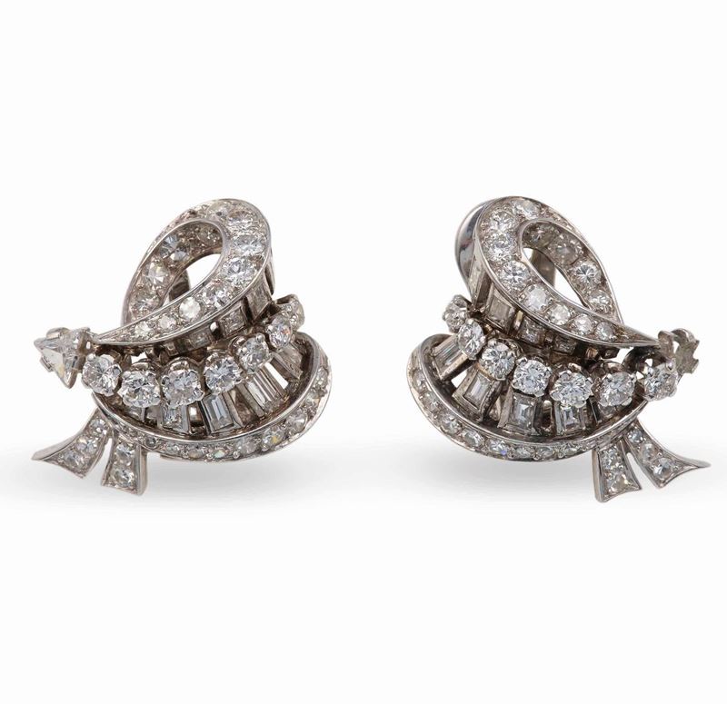 Pair of diamond and platinum earrings  - Auction Fine and Coral Jewels - Cambi Casa d'Aste