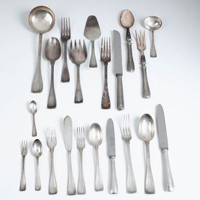 Servizio di Posate in Argento. Argenteria Italiana del XX Secolo. Argentiere Ricci & C., Alessand...