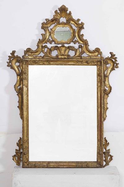 Specchiera in Legno Intagliato e Dorato. XIX Secolo