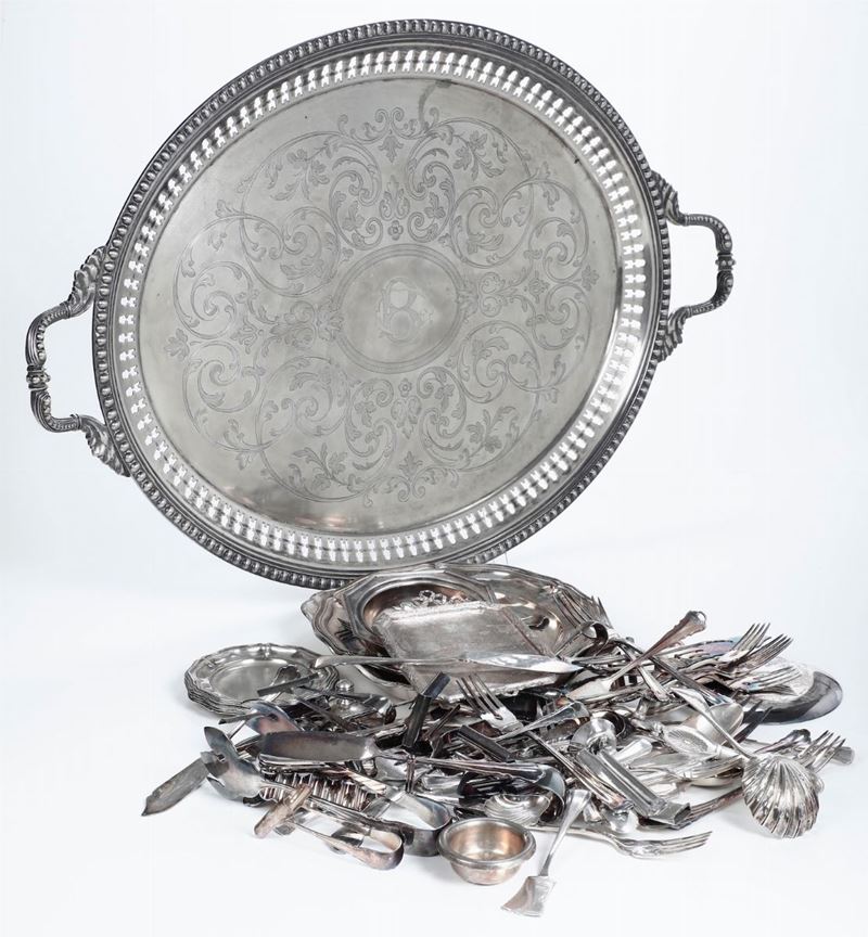 Insieme di oggetti in metallo argentato  - Asta Argenti | Cambi Time - Cambi Casa d'Aste
