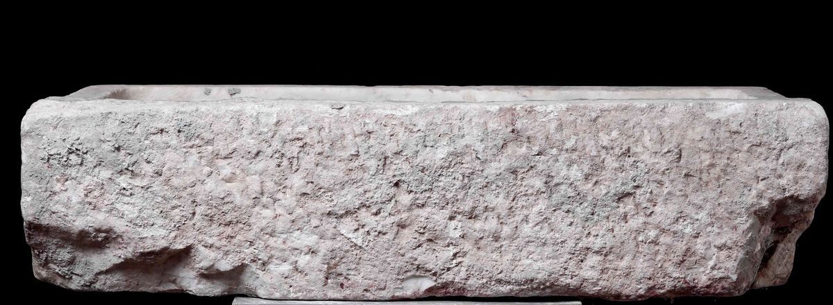 Lavabo da Sacrestia. Marmo. Lapicida Rinascimentale Italiano del XV Secolo