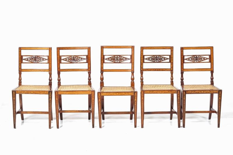 Gruppo di cinque sedie con schienale a giorno in legno intarsiato. XIX secolo  - Asta Antiquariato Aprile | Cambi Time - Cambi Casa d'Aste
