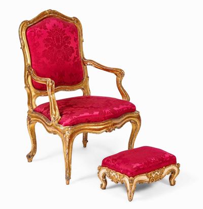 Poltrona con Poggiapiedi Luigi XV. Legno Intagliato e Laccato. XVIII Secolo