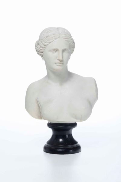 Busto Femminile in Biscuit su Base in Legno Tornito