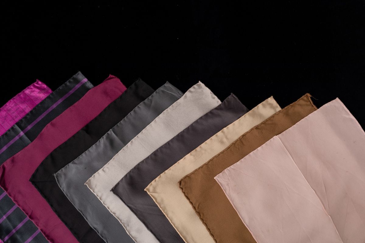 Lotto di 9 Pochettes in Seta Artigianali Vintage