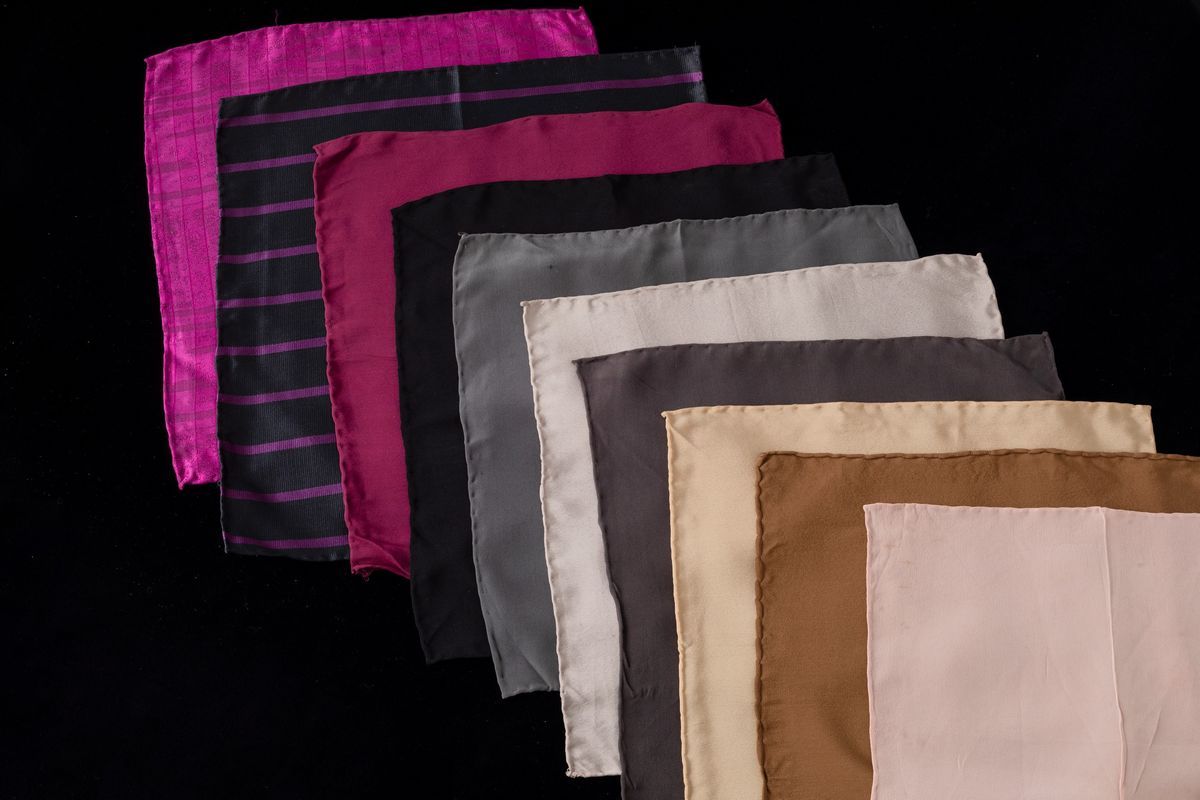 Lotto di 9 Pochettes in Seta Artigianali Vintage