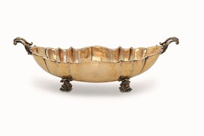 Centrotavola. Argento Fuso, Sagomato, Cesellato e Dorato. Argenteria Artistica Milanese del XX Se...