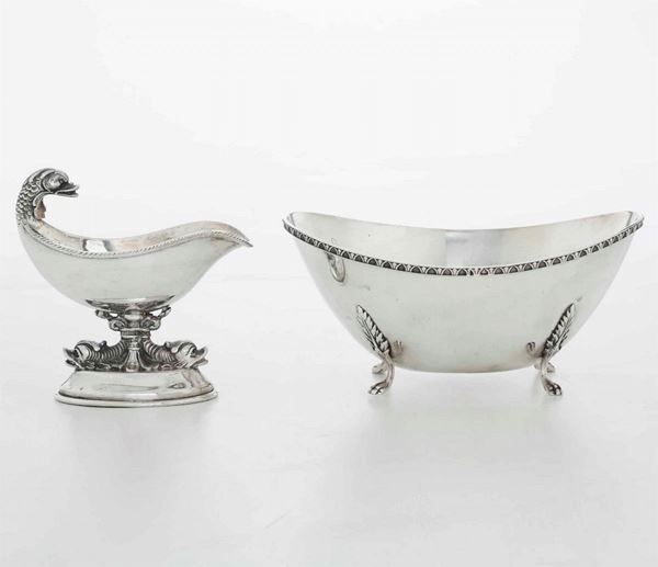Due vaschette in argento. Argenteria milanese del XX secolo, argentieri differenti