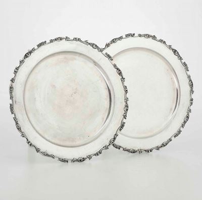 Coppia di Piatti in Argento. Argenteria Italiana del XX Secolo