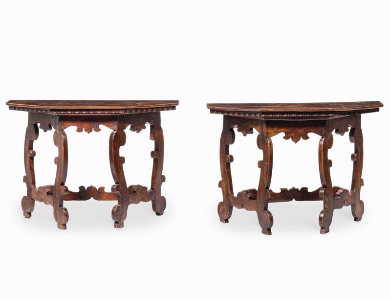 Coppia di tavoli da parete in noce intagliato, elementi antichi  - Auction Italian Mansions - Cambi Casa d'Aste