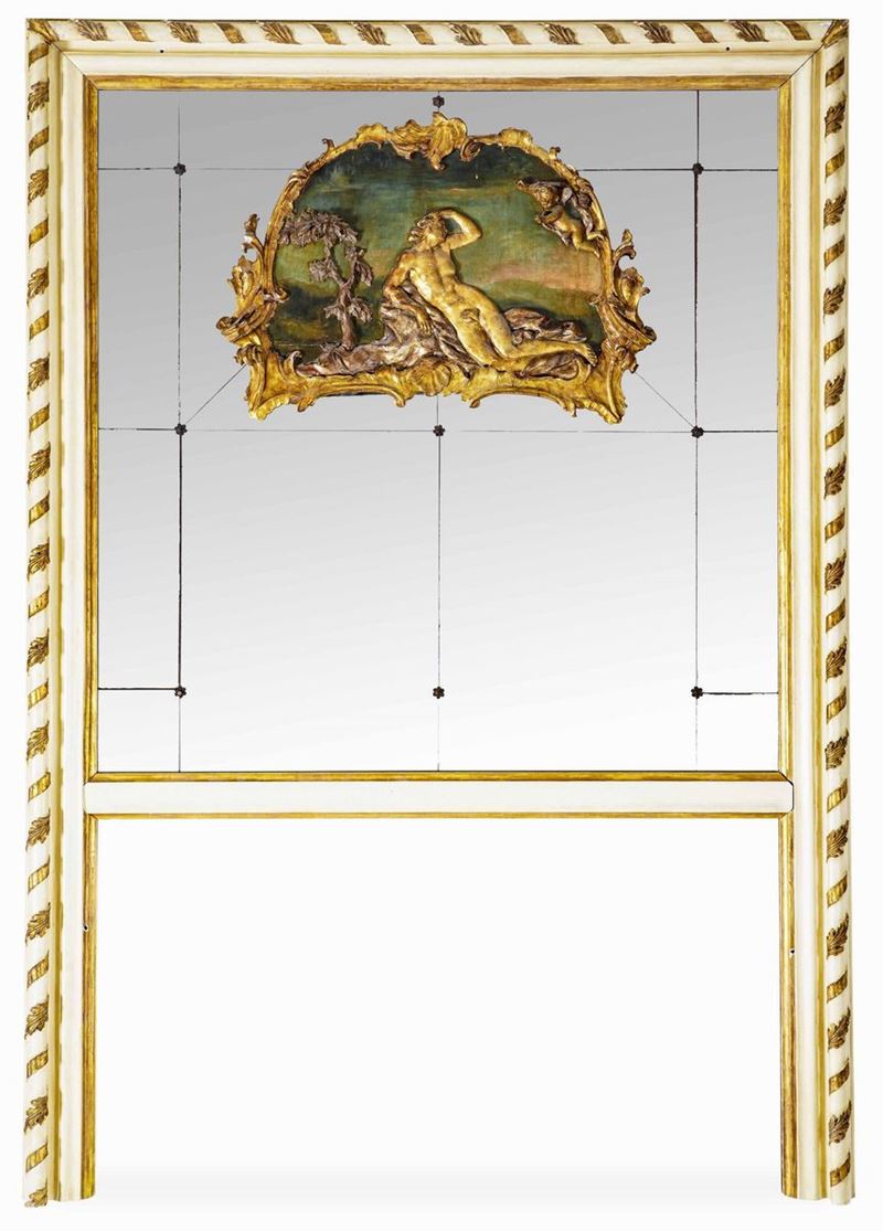 Grande specchiera fondosala in legno intagliato, laccato e dorato, XIX secolo  - Auction Italian Mansions - Cambi Casa d'Aste