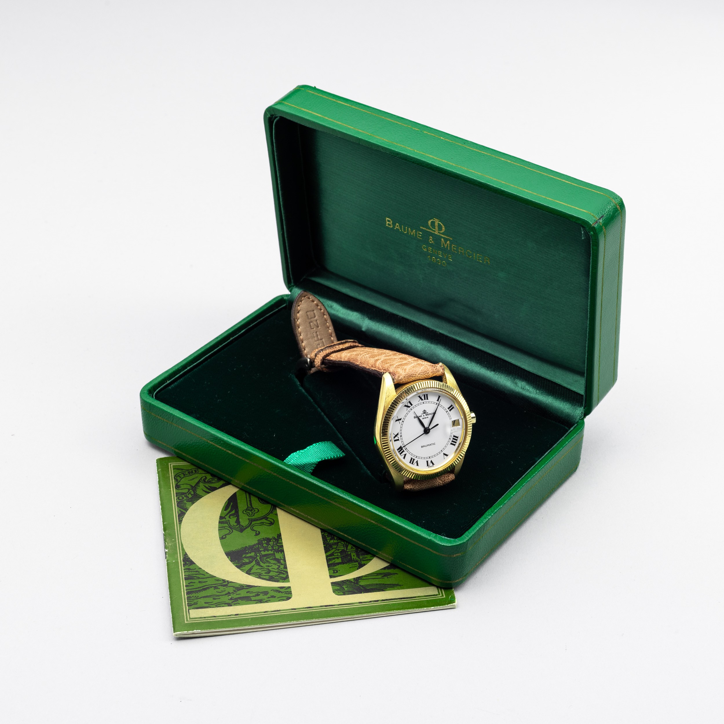 Baume & Mercier Baumatic in Oro Giallo 18k, Movimento Automatico con Datario, Quadrante Bianco co...