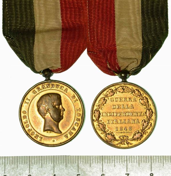 ITALIA - TOSCANA. LEOPOLDO II D'ASBURGO-LORENA, 1824-1859. Medaglia in bronzo dorato emessa a ricordo della partecipazione alla guerra d'indipendenza del 1848, chiamata "quarantottina".