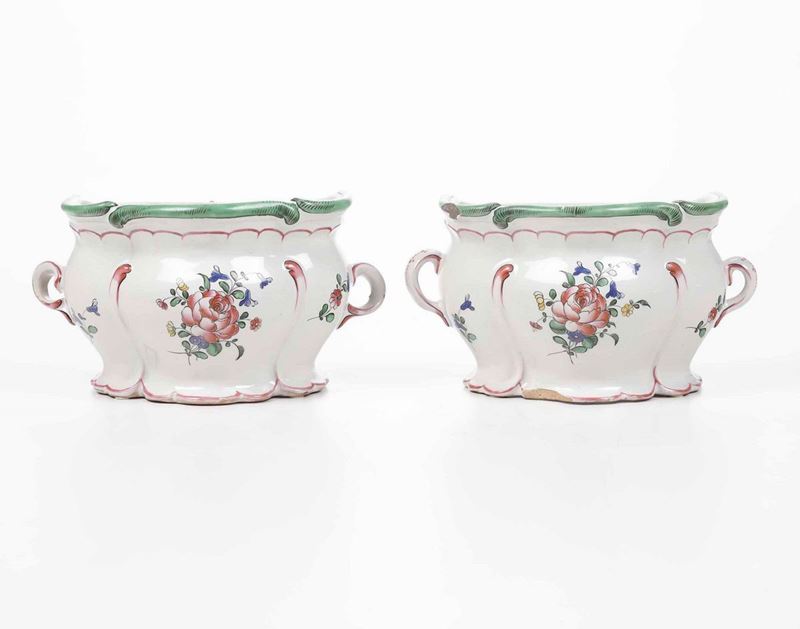 Coppia di fioriere  Francia, Niderviller (Meurthe-et-Moselle), manifattura Custine, 1770-1793  - Auction Collectible French majolica barber basins, bowls and planters - Cambi Casa d'Aste