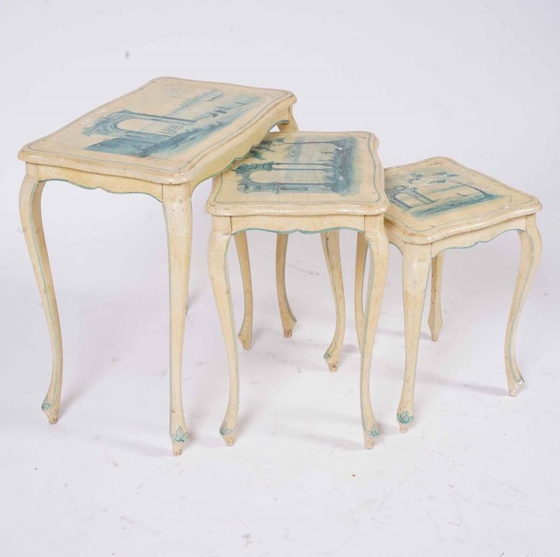 Lotto di tavolini a nido dipinti in monocromia  - Auction Antique January - Cambi Casa d'Aste