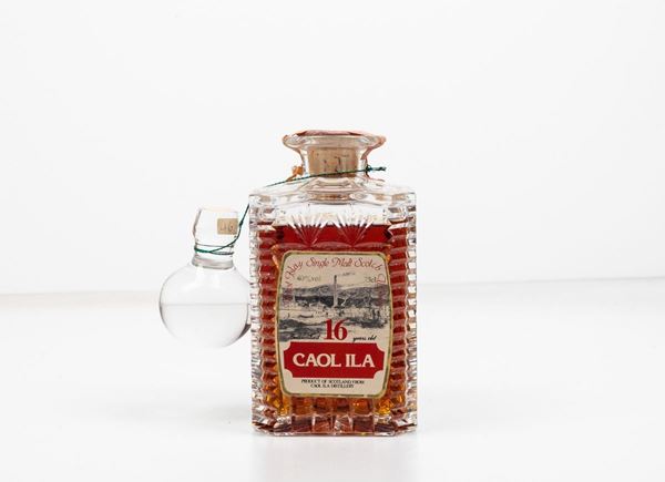 Caol Ila Distillery, Finest Islay Single Malt Scotch Whisky 16 years old Decanter