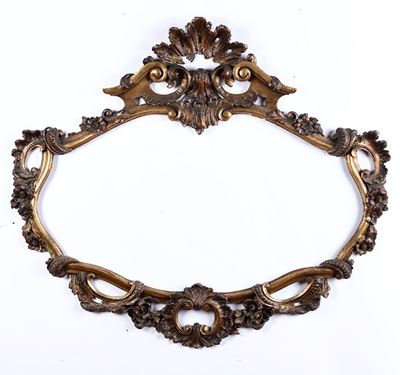 Cornice Sagomata in Legno Intagliato, Traforato e Dorato, XIX Secolo